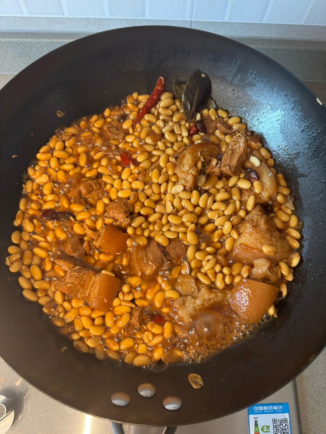 一夹就断的黄豆焖猪蹄