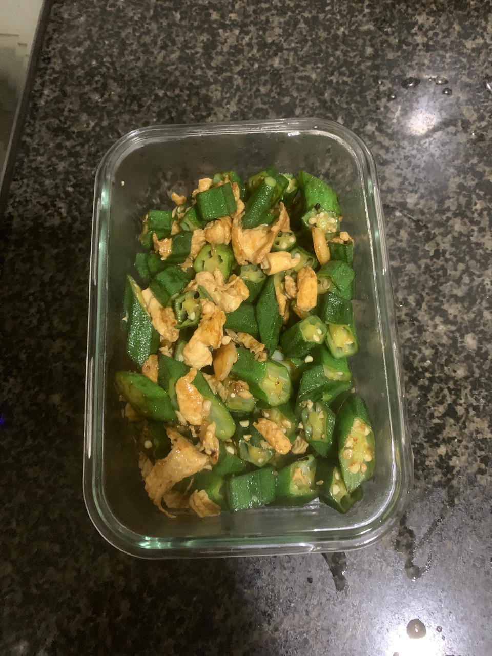 低脂低卡，简单易做的秋葵炒鸡蛋