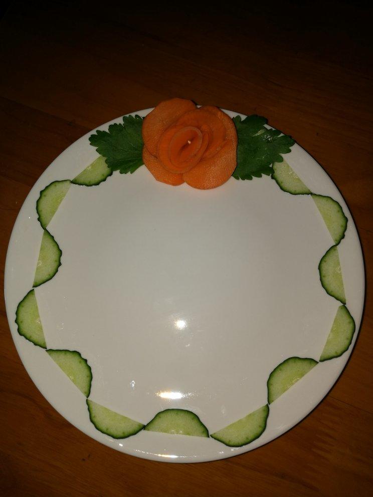 手机用户8042_2q3i做的简单美丽的盘饰(5)——拼装花的围边与叶子