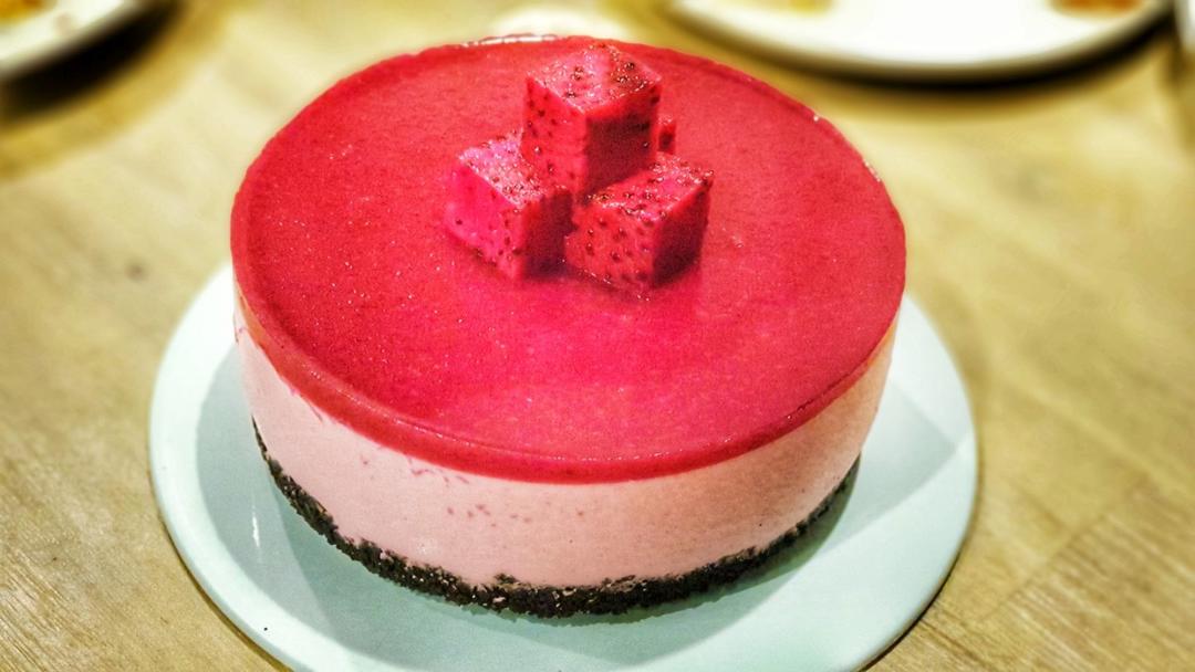火龙果慕斯蛋糕