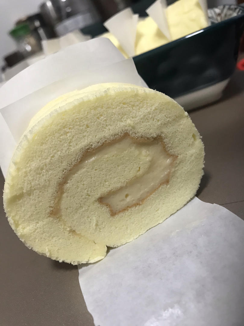 材料最简单的【低卡蛋糕卷】卡仕达戚风卷