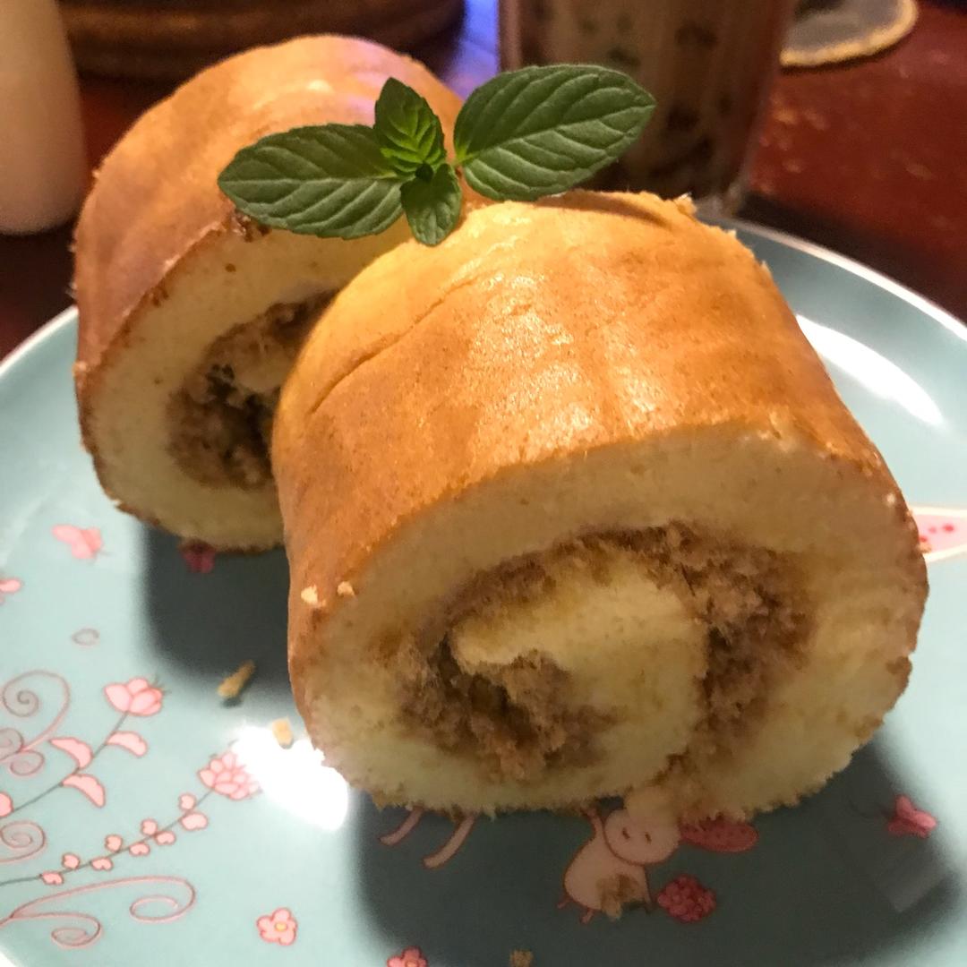 肉松戚风蛋糕卷