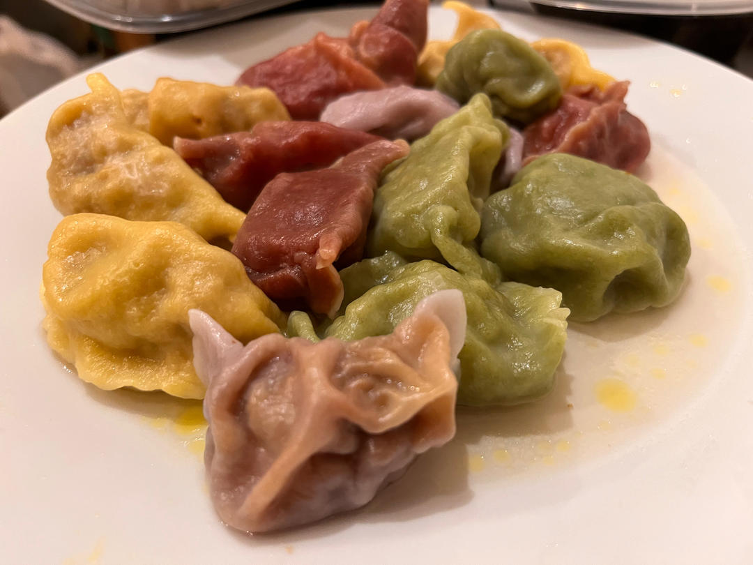 自制韧而不破的果蔬彩色饺子皮