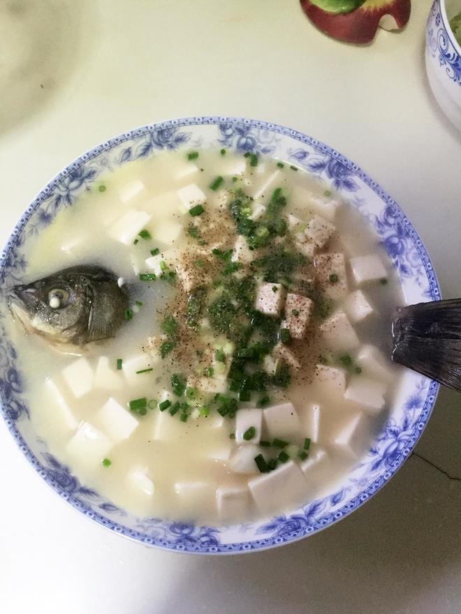 河鲫鱼豆腐汤的做法