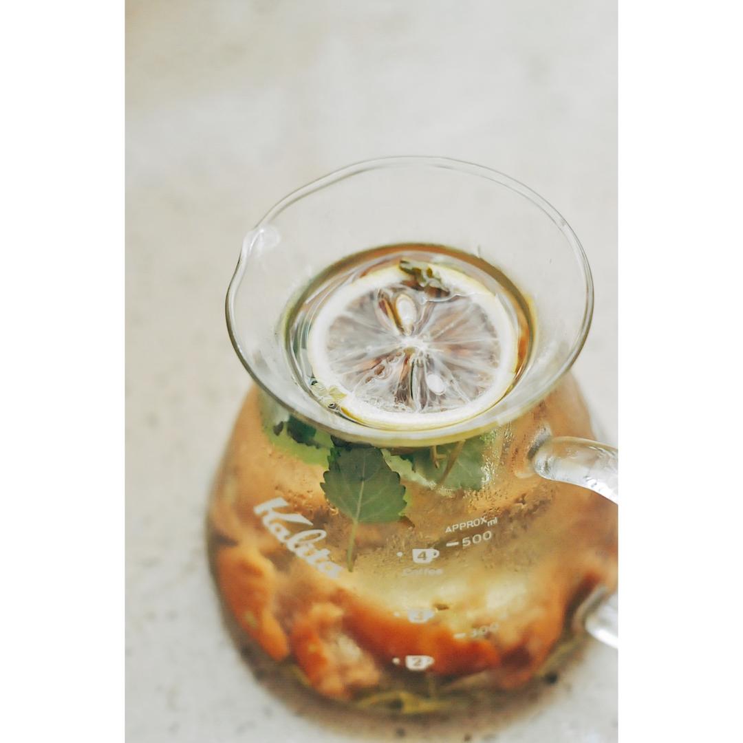 唐栗子做的柠檬梅子苏打