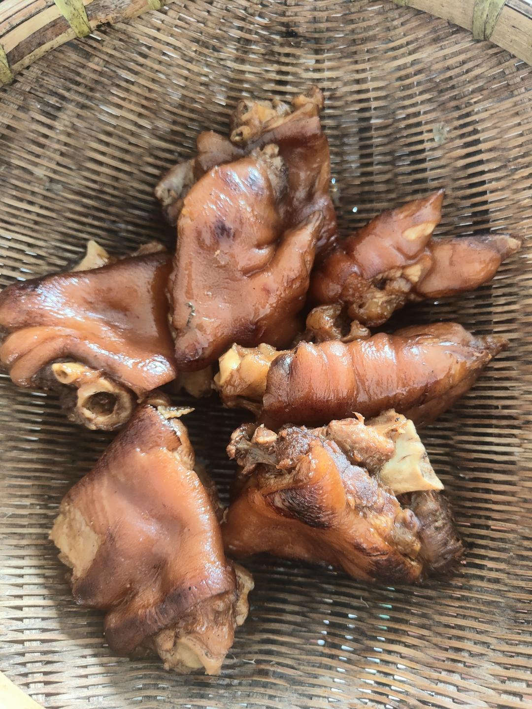 红烧猪蹄，酱香味，超级过嘴瘾的卤猪蹄