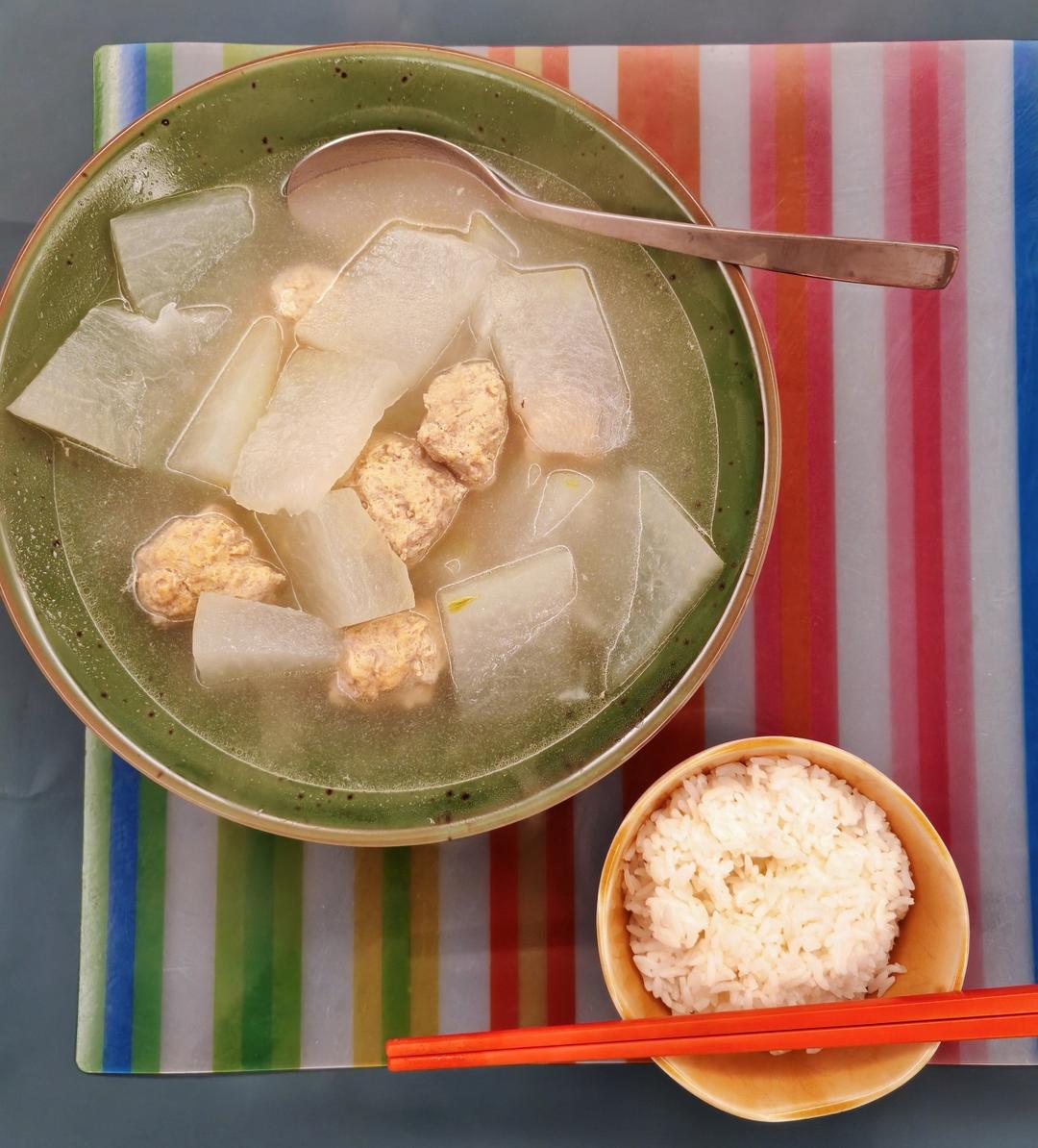 巨鲜美的冬瓜丸子汤