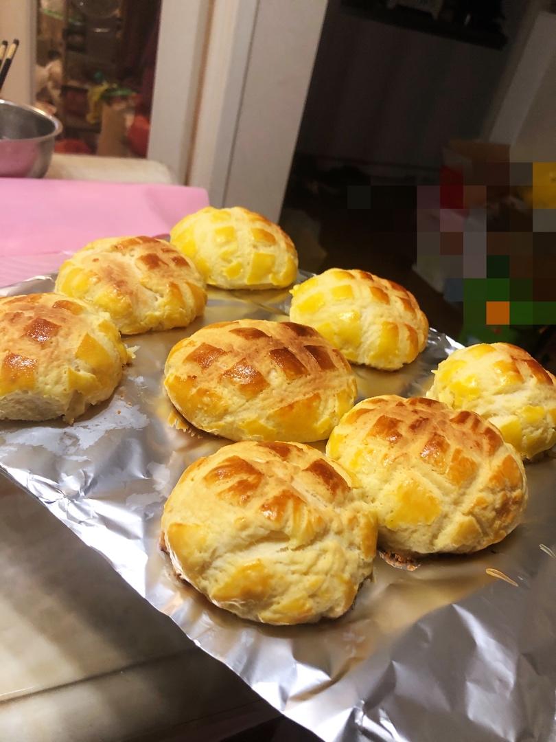 好吃到炸裂的港式菠萝包（附带制作酥皮的小视频）