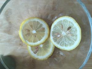「止咳下火」蜂蜜柠檬绿茶的做法 步骤2