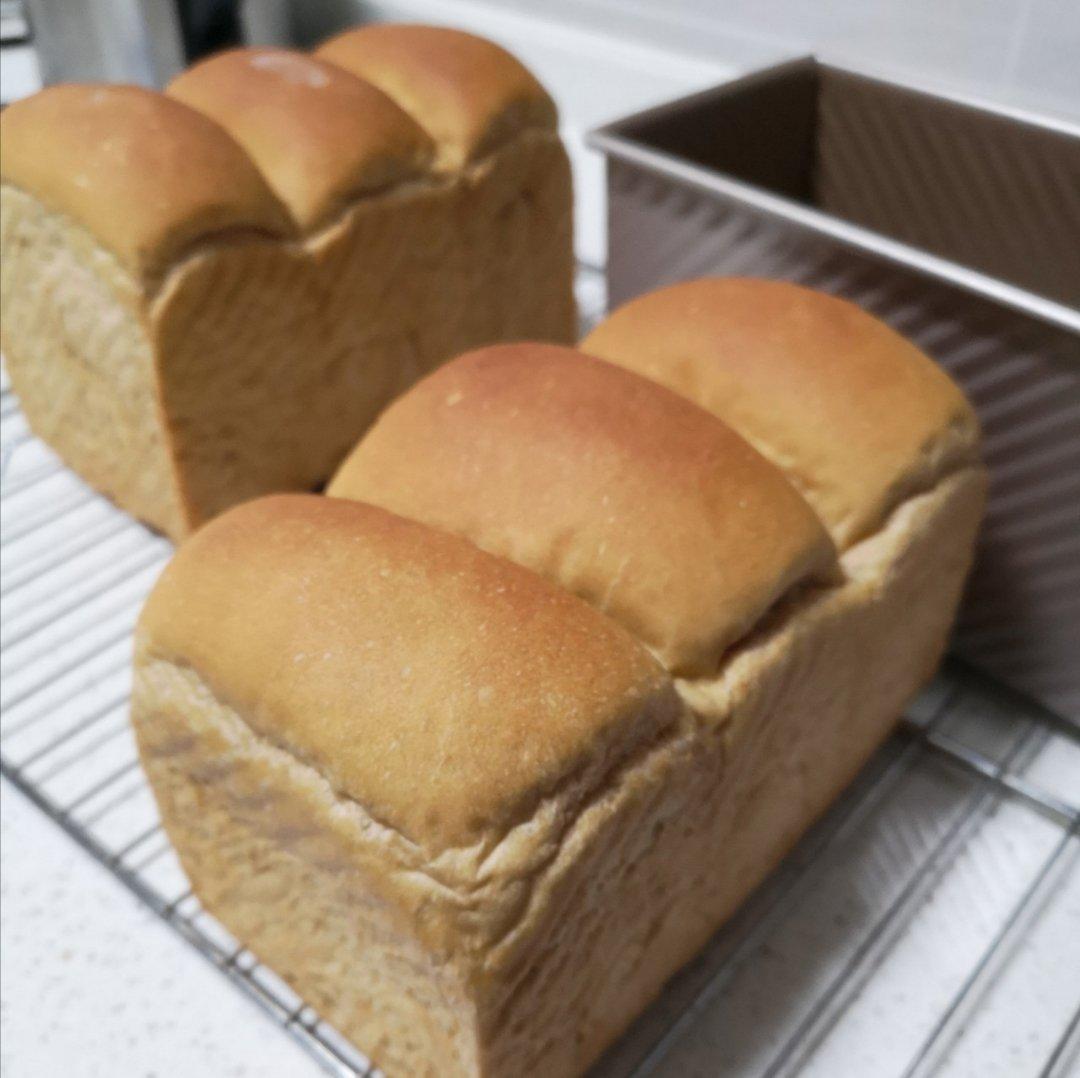 全麦吐司（50%全麦含量）低卡，低热量