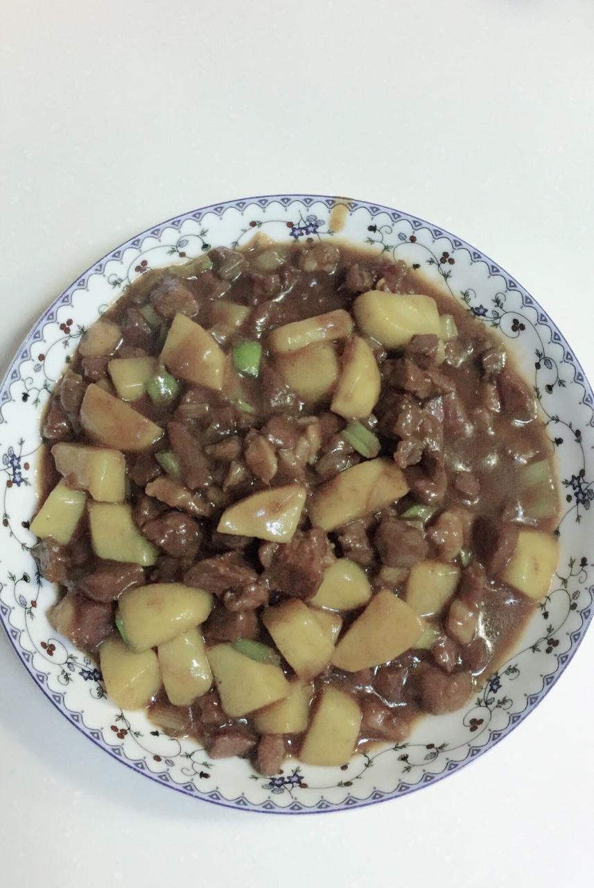 土豆牛肉丁