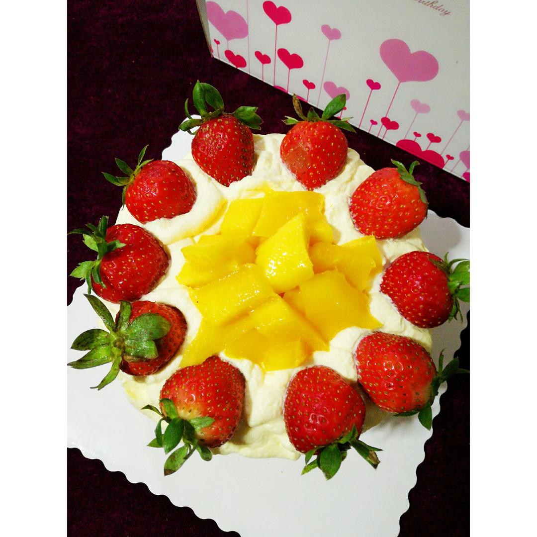 百香果草莓芒果裸蛋糕