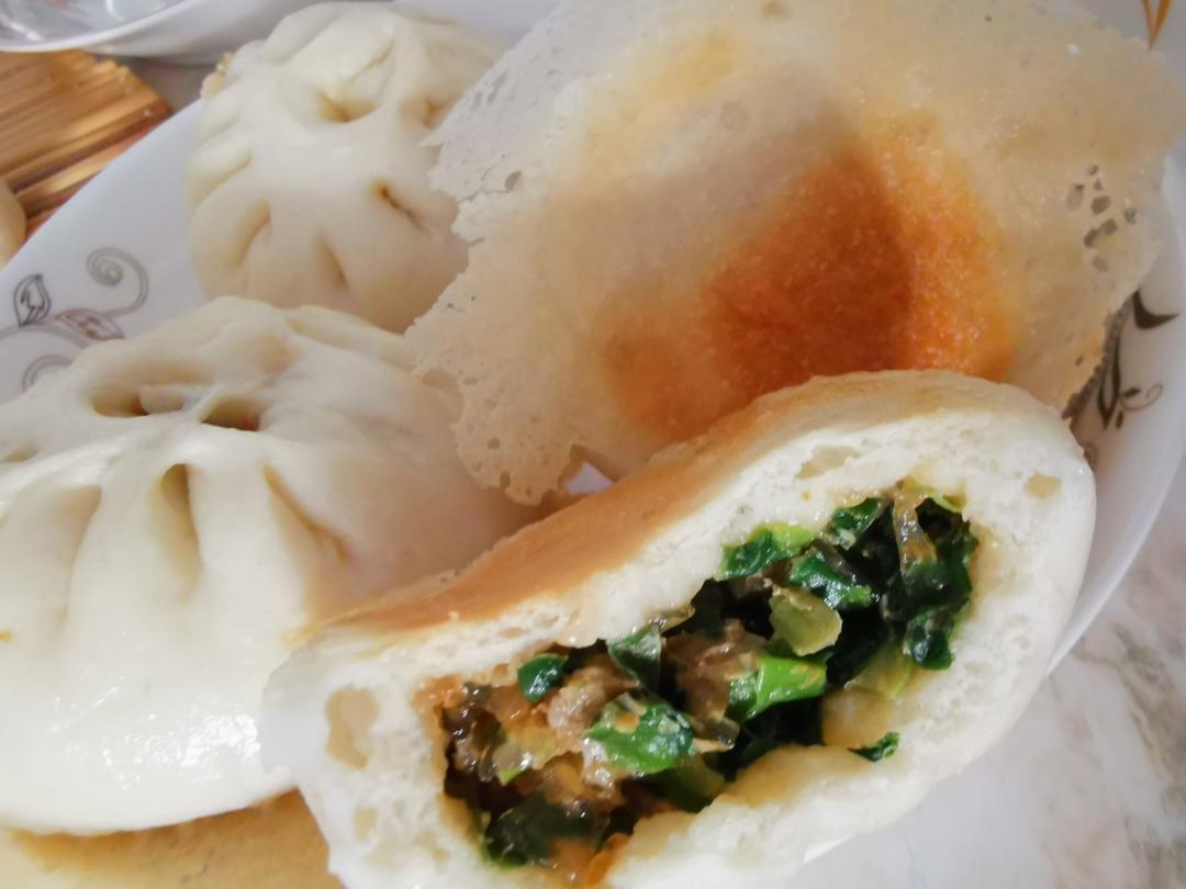 韭菜肉粉皮馅的蒸包和煎包