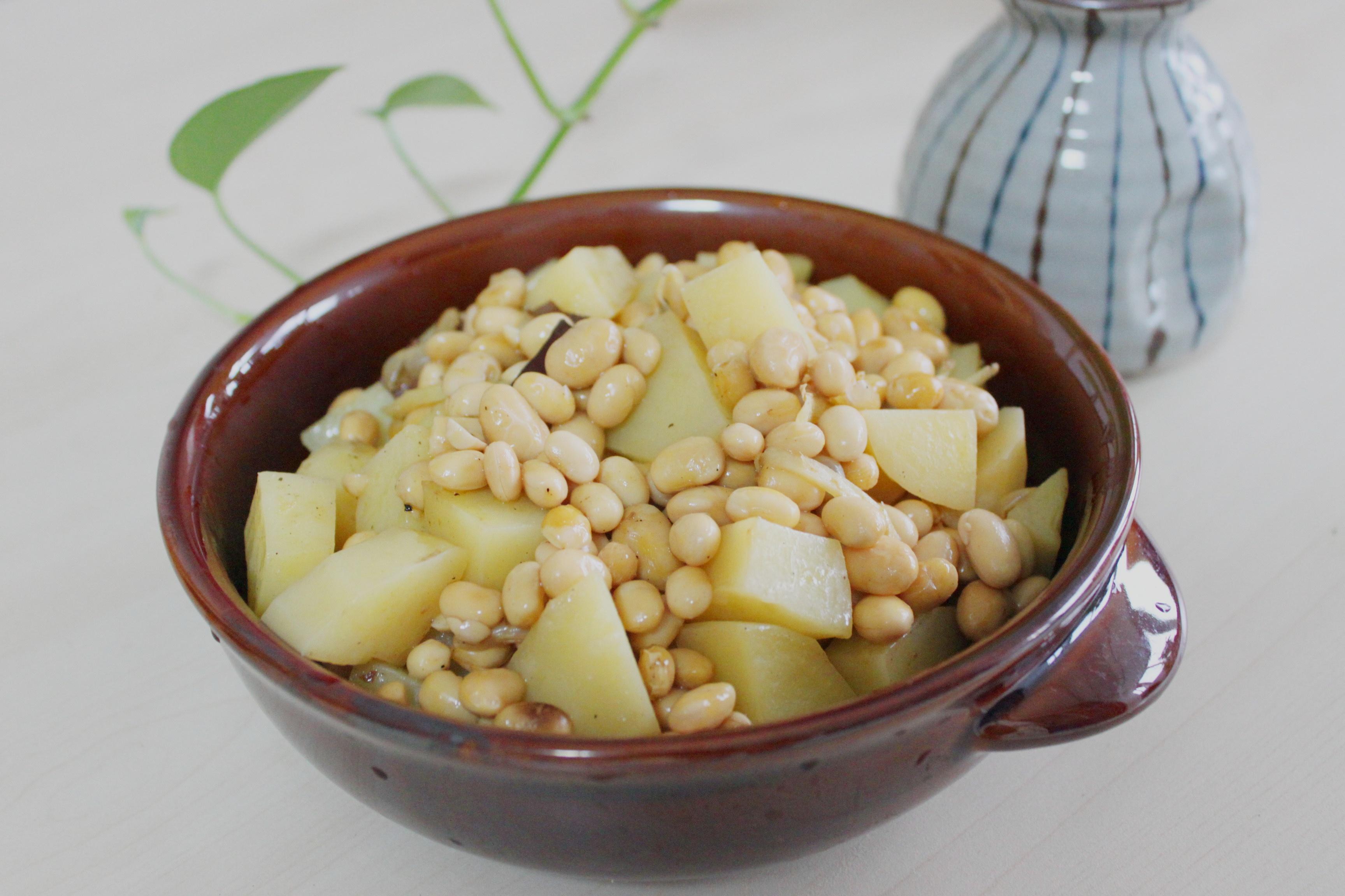 土豆炖黄豆的做法