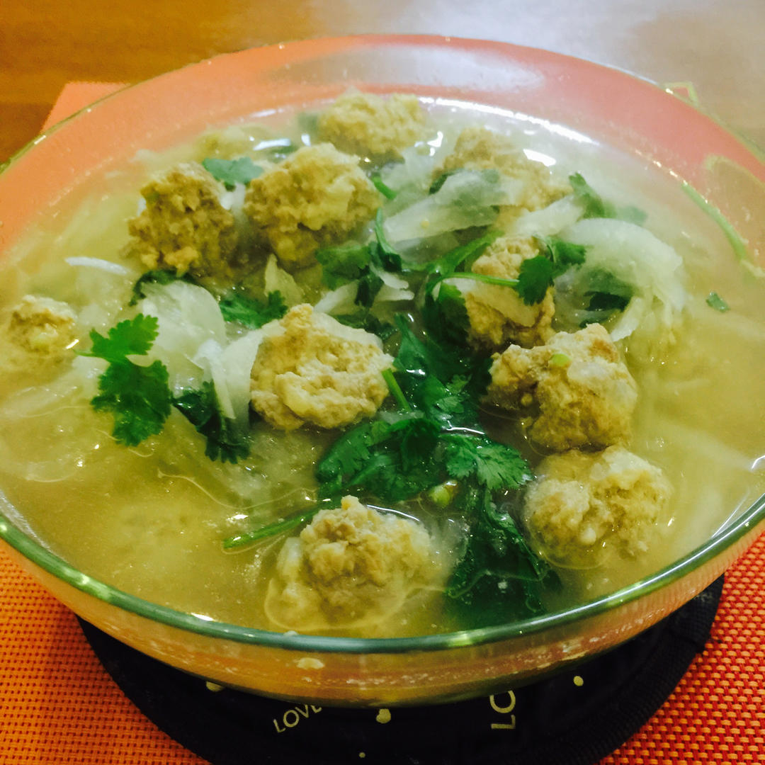 【10分钟系列】白萝卜豆腐圆子汤