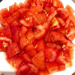番茄🍅牛腩煲的做法 步骤2