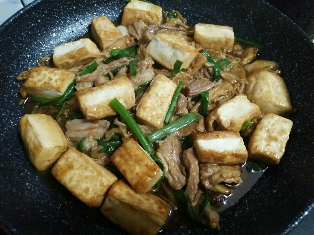 金针菇焖豆腐
