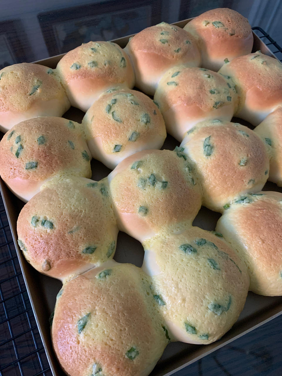 满屋飘香‼️外酥内软❗️香葱奶黄小餐包