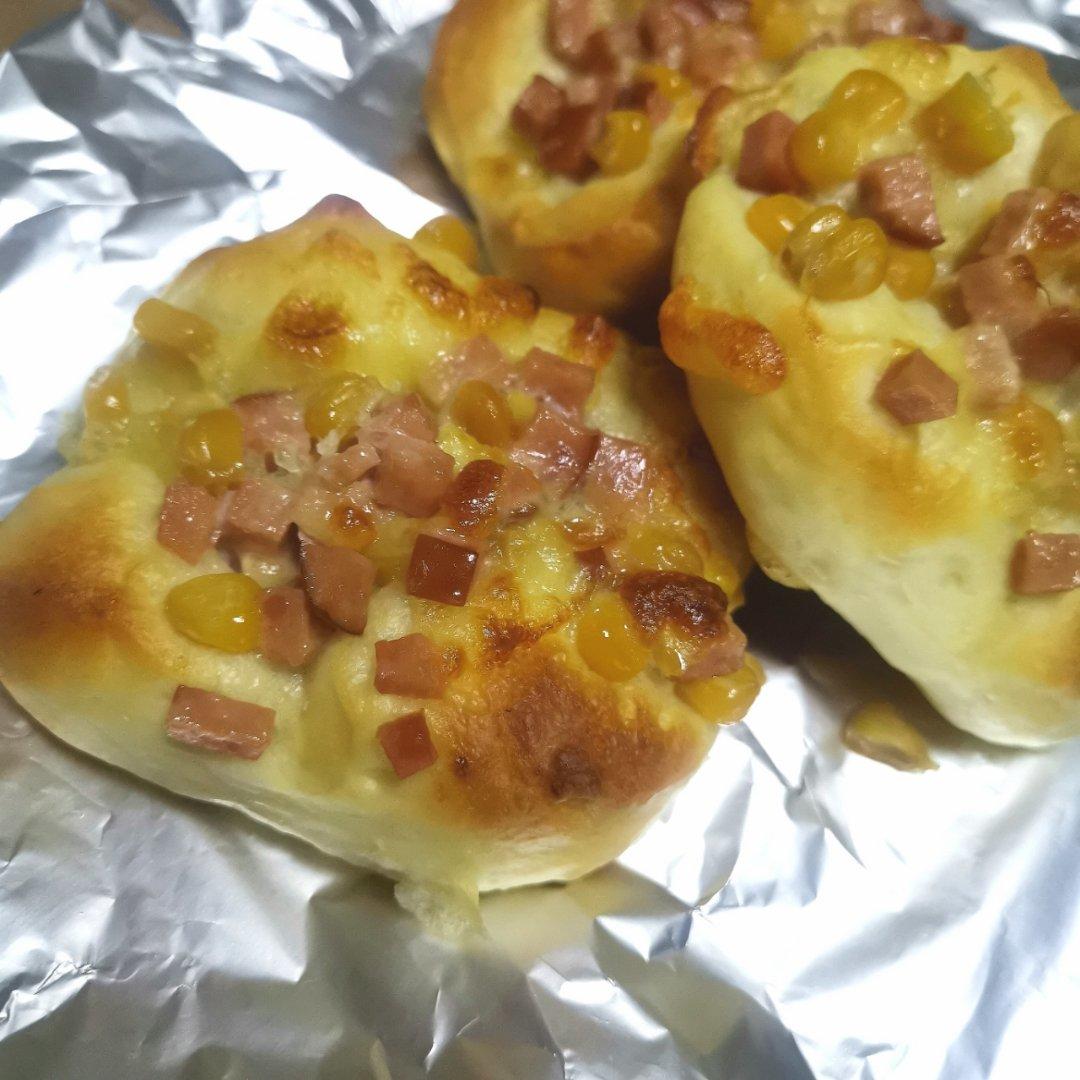 玉米火腿沙拉面包