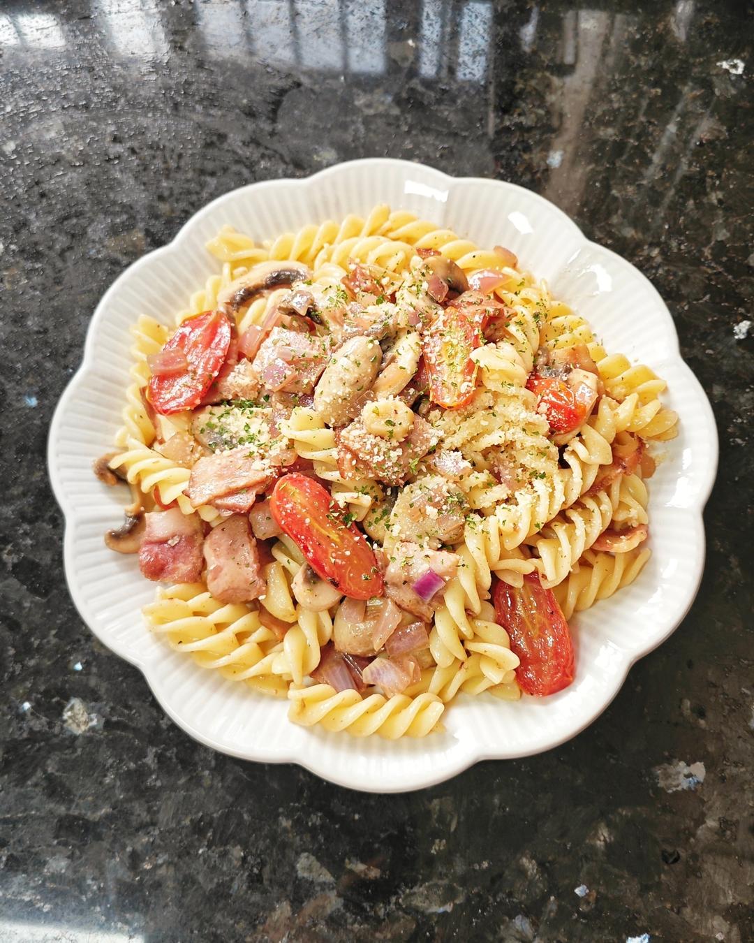 油浸小番茄培根意面