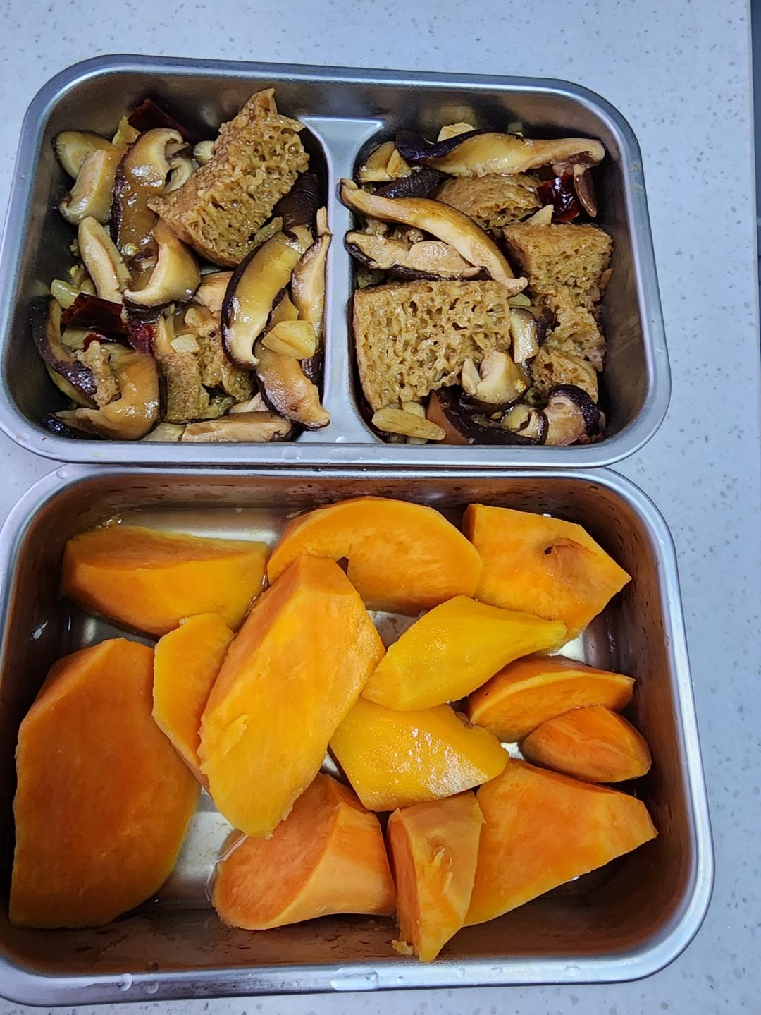 今日菜谱：烤麸烧香菇