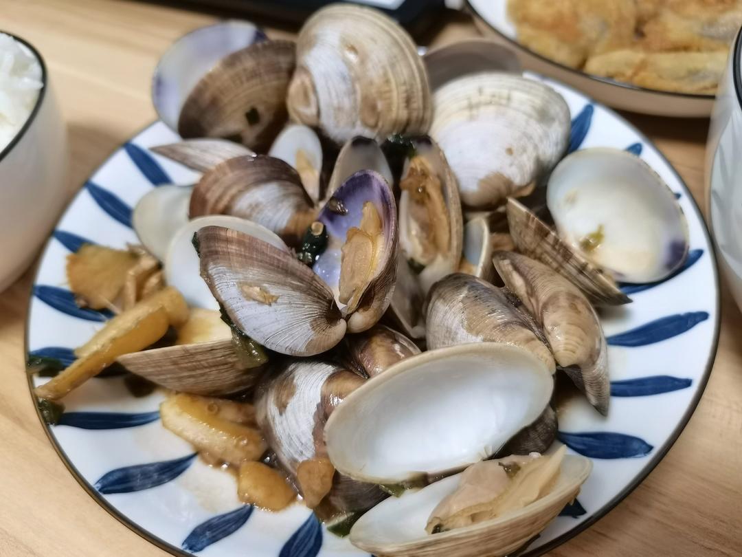 简单的葱香美贝蛤蜊