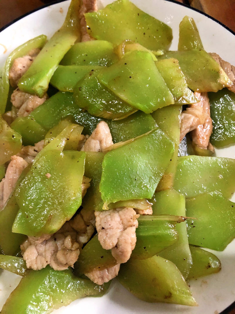莴笋炒肉片