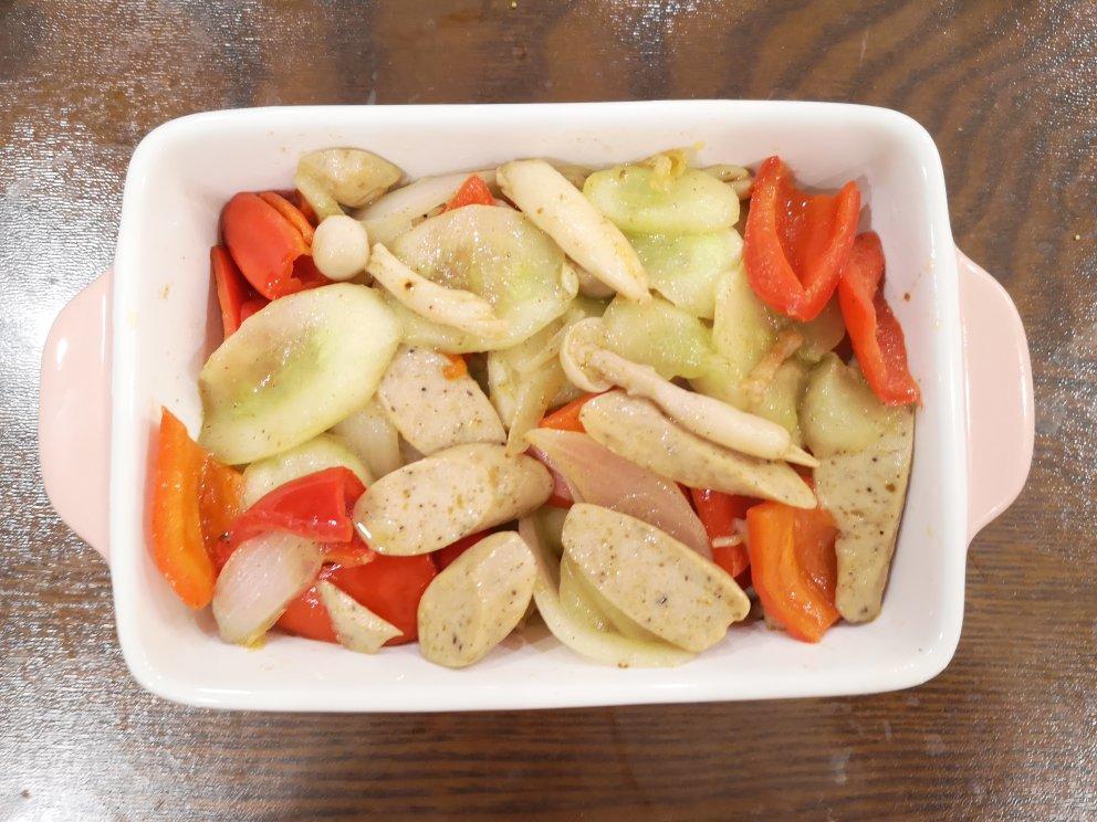 黄瓜胡萝卜炒鸡肉肠