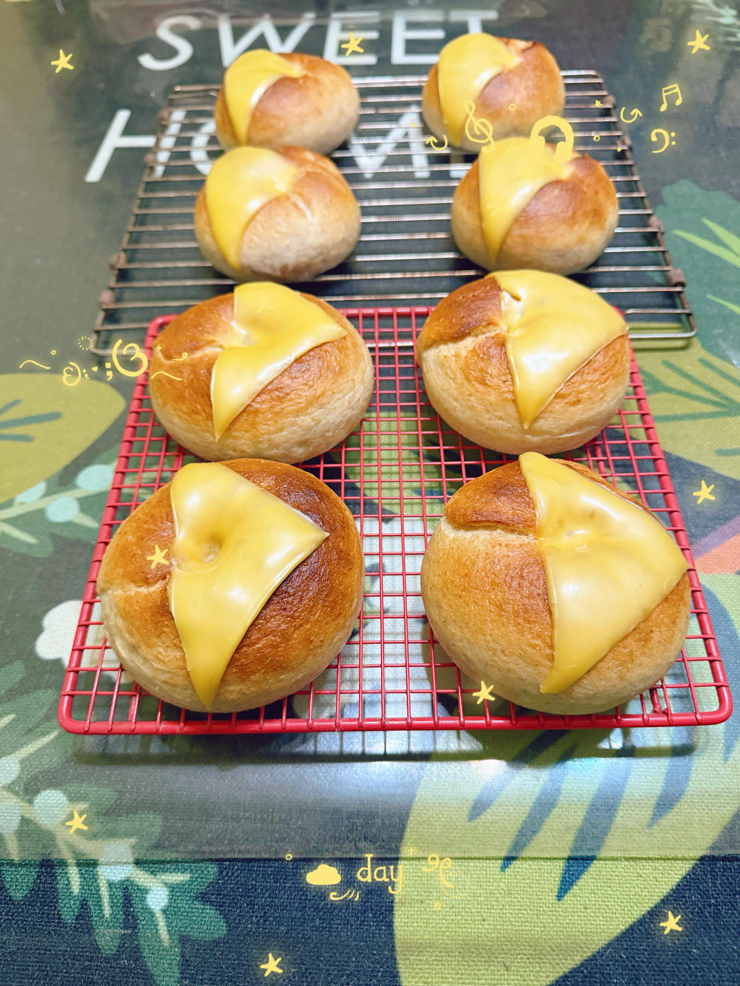 更适合大众口味，肉松芝士软贝果