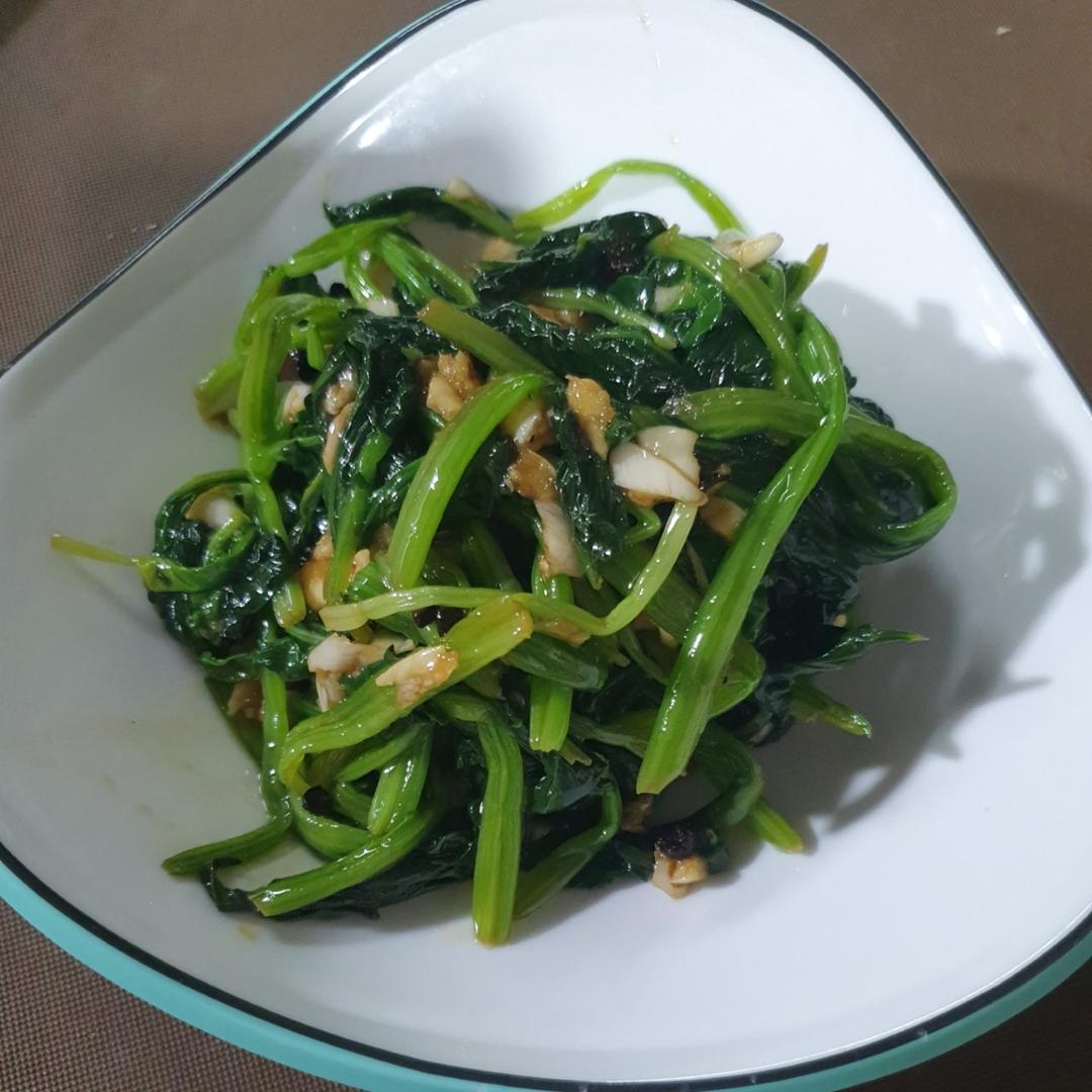 凉拌菠菜(家传秘方)