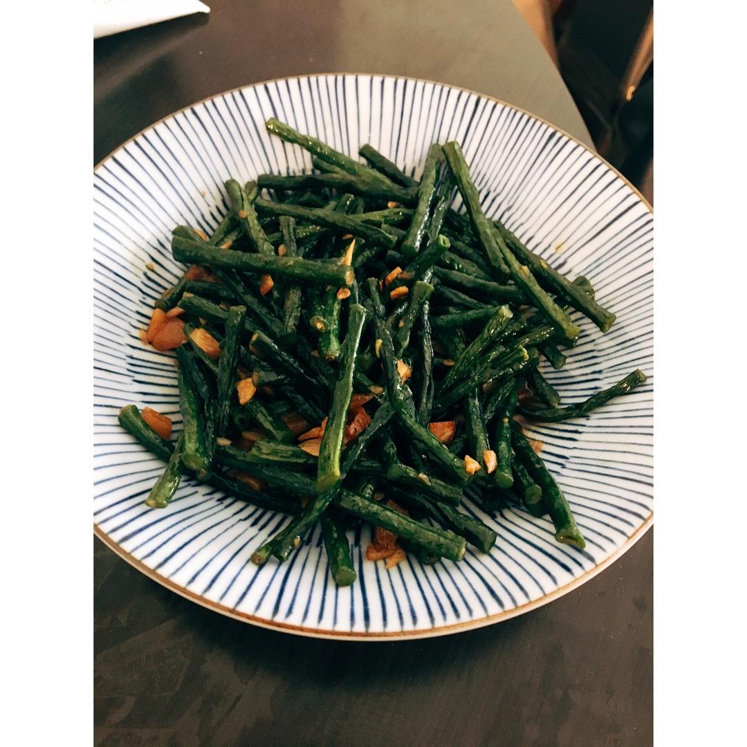蒜蓉豇豆～～素菜也可以很美味！