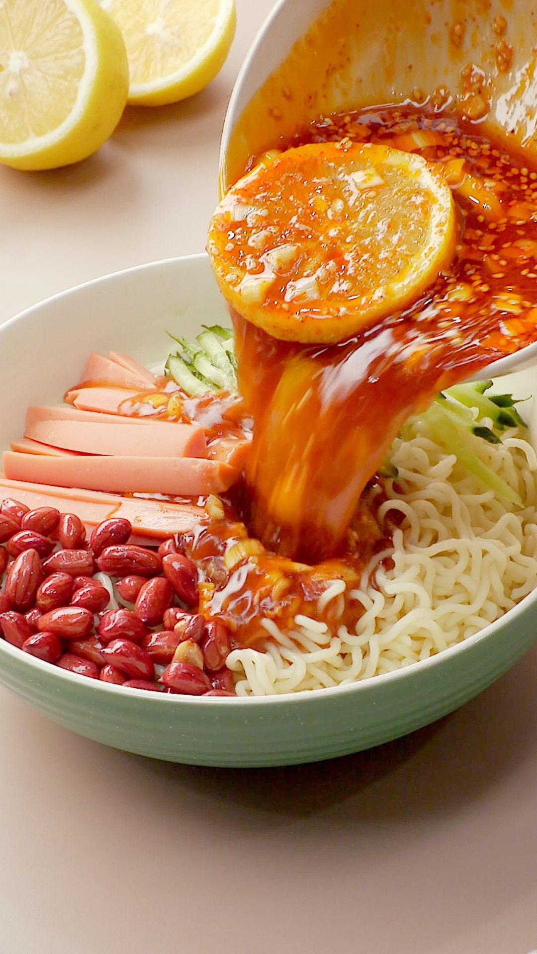 柠檬雪碧拌面的做法