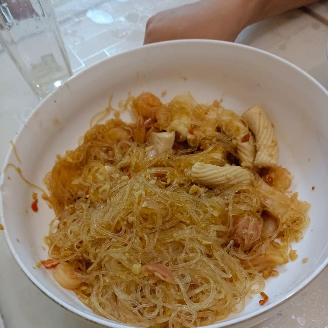 不得不说，这个蒜蓉粉丝煲是粉丝界的天花板