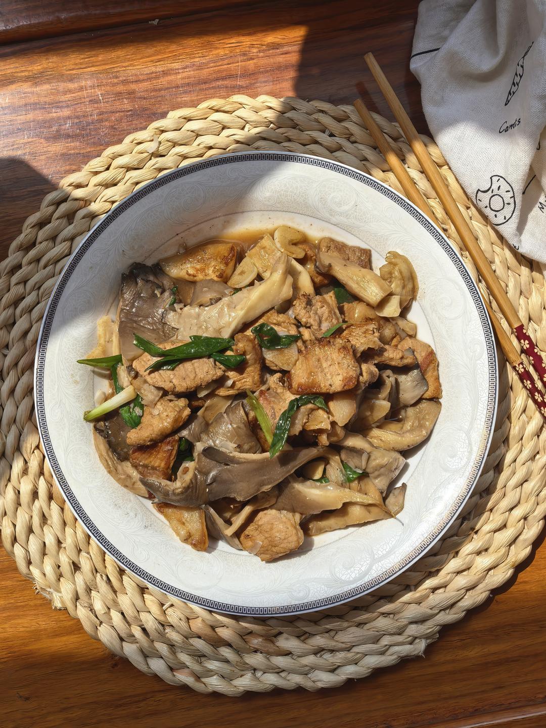 家常菜. 平菇炒肉