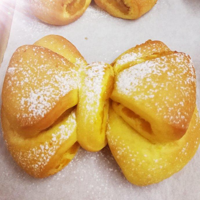 蝴蝶结面包
