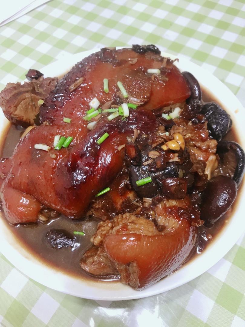 年夜菜经典：发财就手 | 吃不腻的金钱红烧猪肘