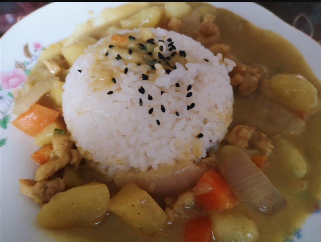咖喱鸡肉饭