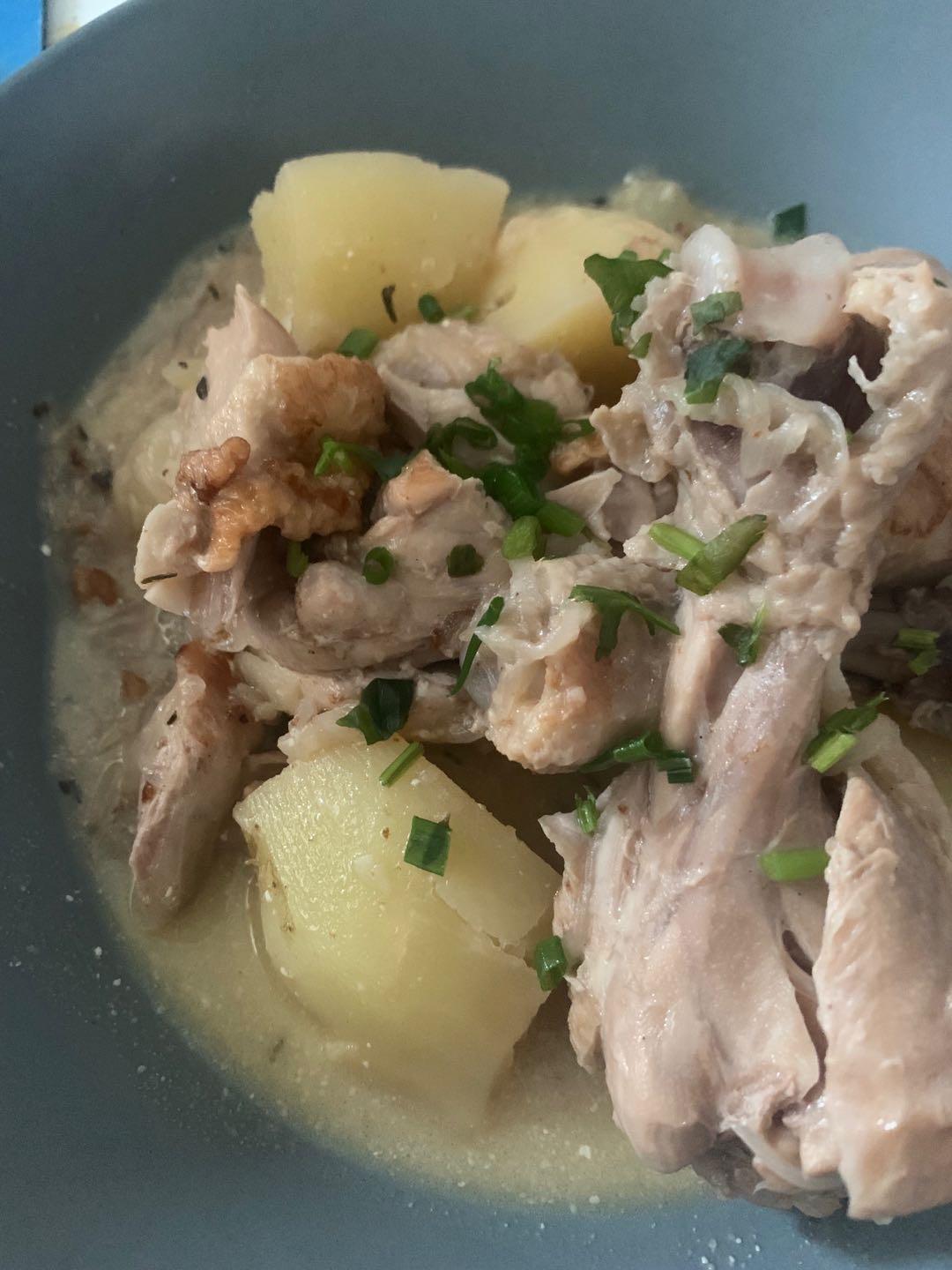 法式白葡萄酒炖鸡腿