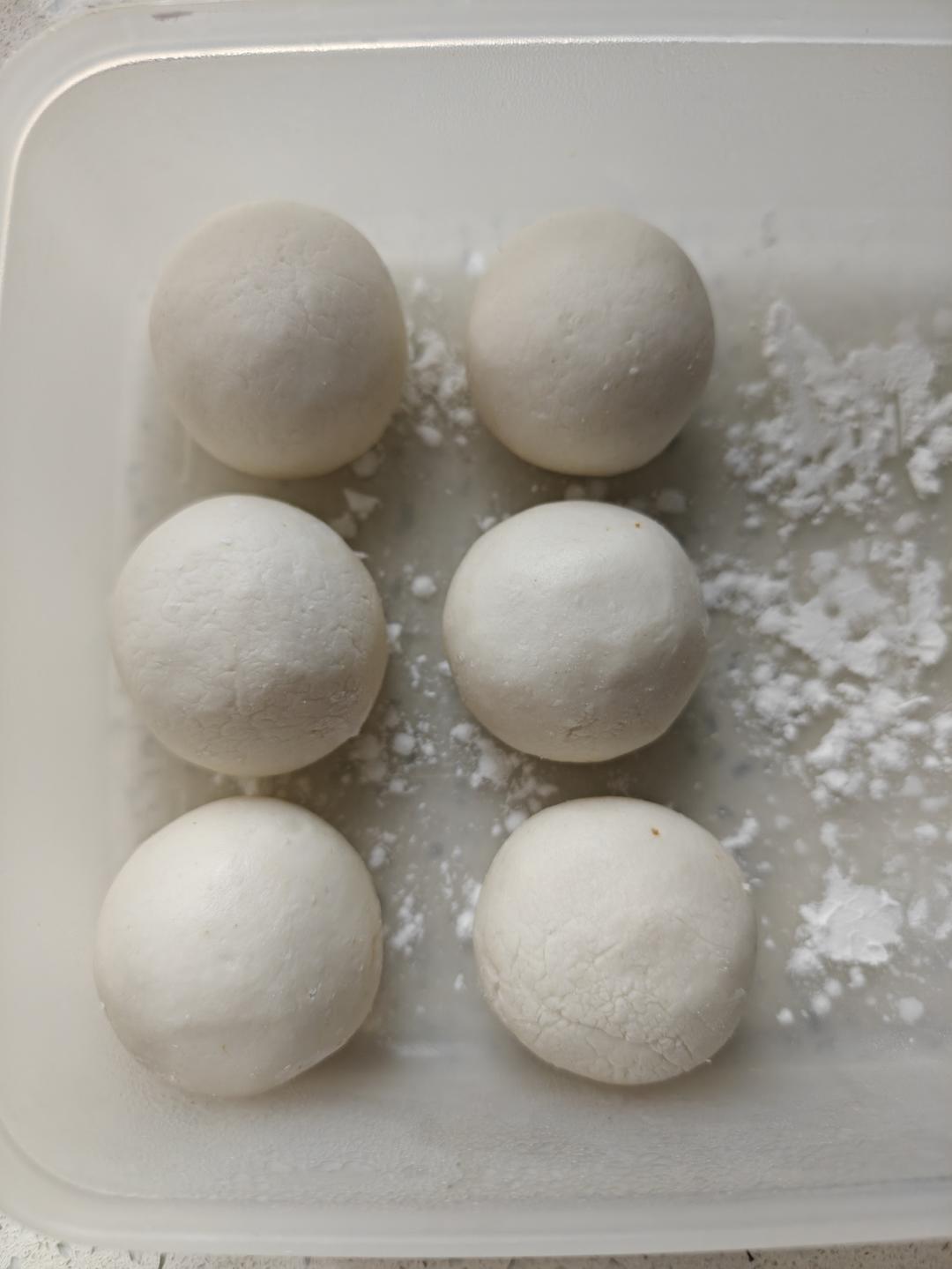 汤圆里灌鸡蛋“咸汤圆”