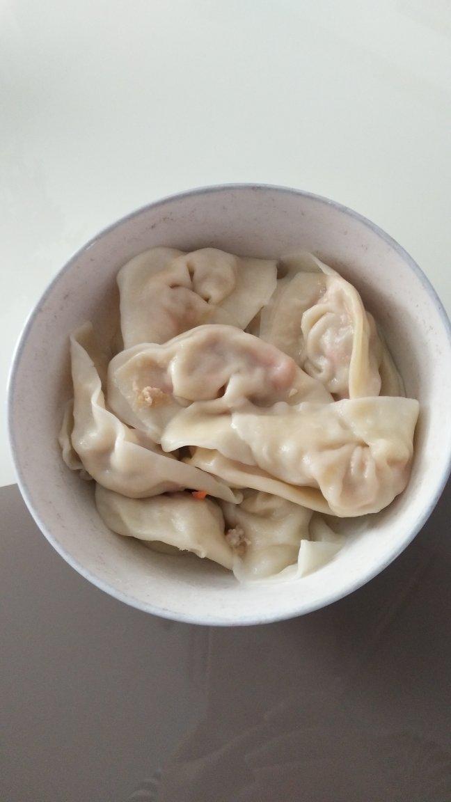 网红面点师朱厘米教你做：酸菜包子、饺子