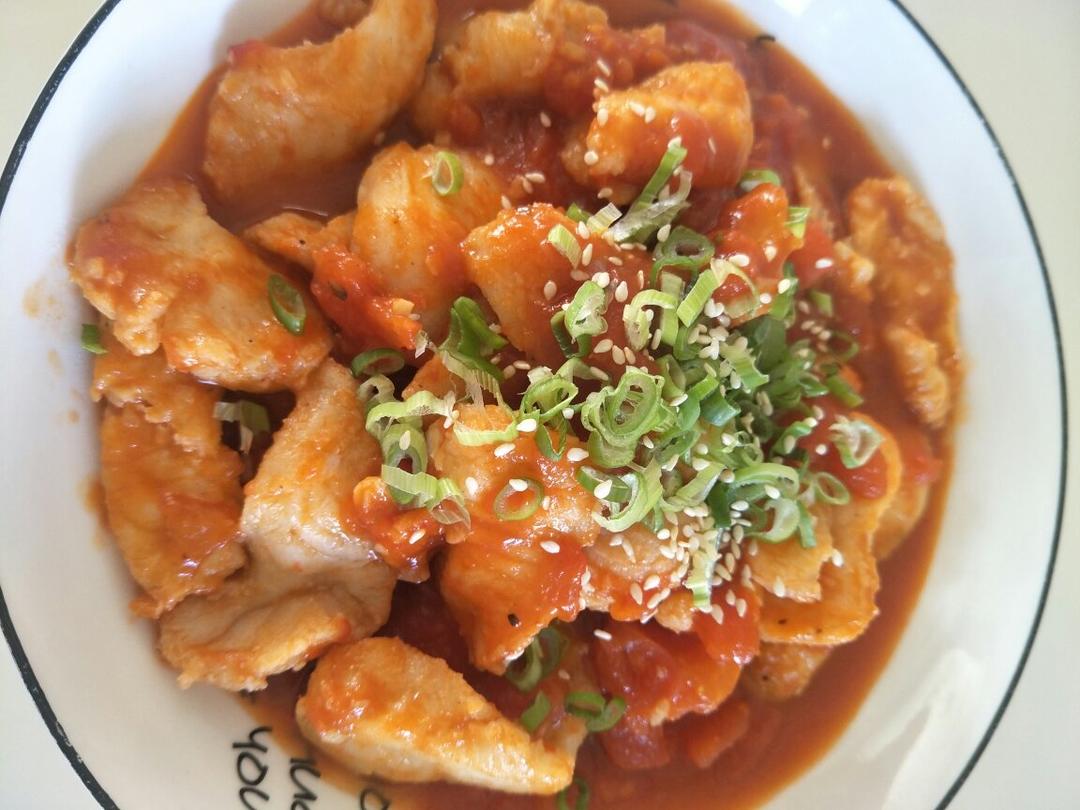 番茄鱼巴沙鱼（也可以用番茄龙利鱼），番茄酱汁超浓郁，营养又下饭！