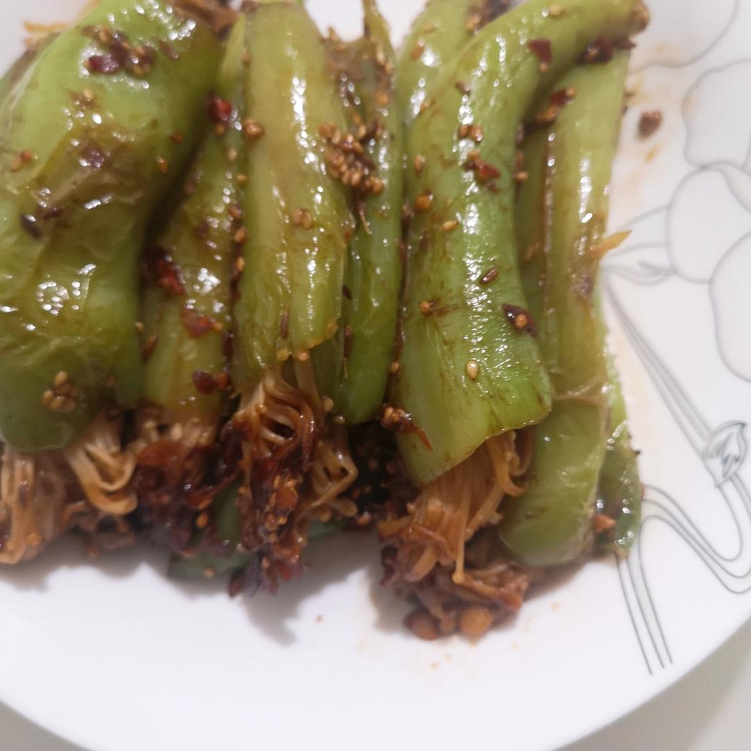 家常美味—虎皮青椒金针菇