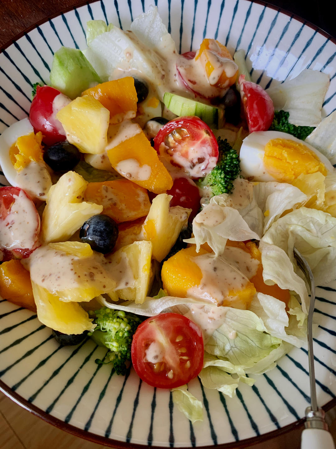 春季轻食，芒果大虾沙拉