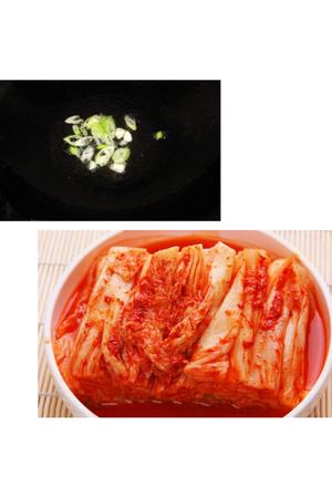 金枪鱼泡菜炒饭（绝对是人间美味）的做法 步骤1