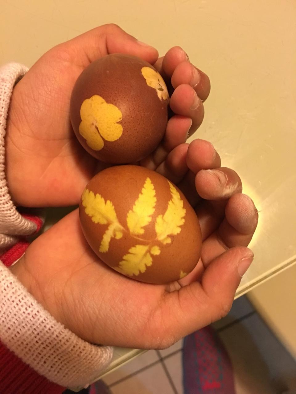 不会手绘，就煮个印花鸡蛋吧