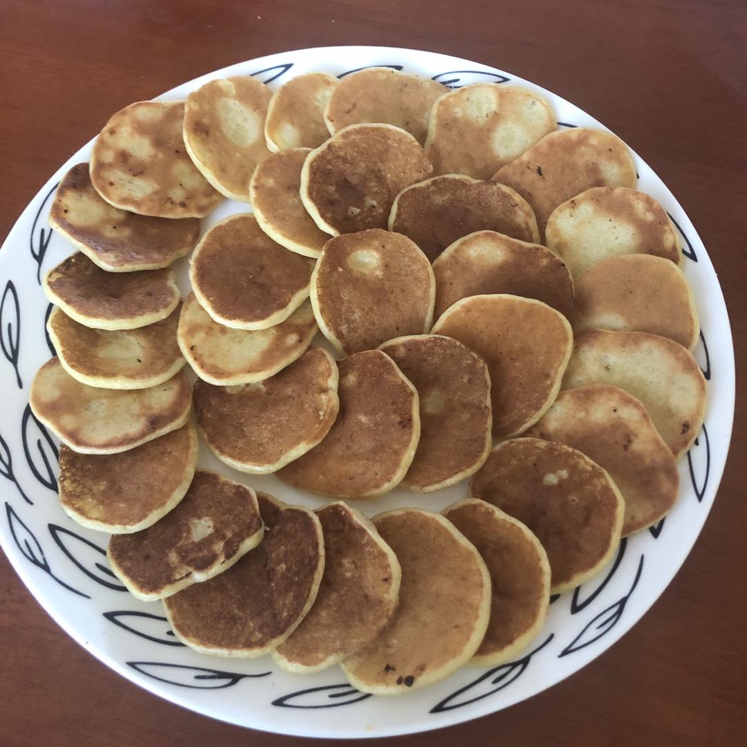 8月+宝宝辅食                                                                    香蕉鸡蛋松饼