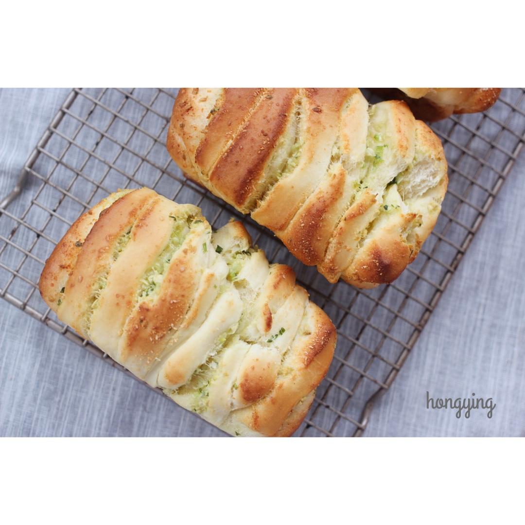 蒜香乳酪手撕面包_《至爱面包》
