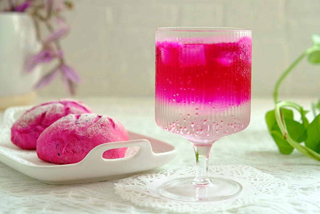 火龙果软欧包，粉嘟嘟～