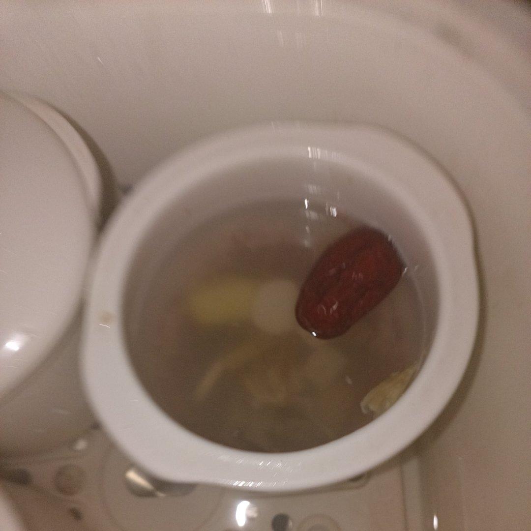 专为宝宝定制健脾补气瓦罐汤