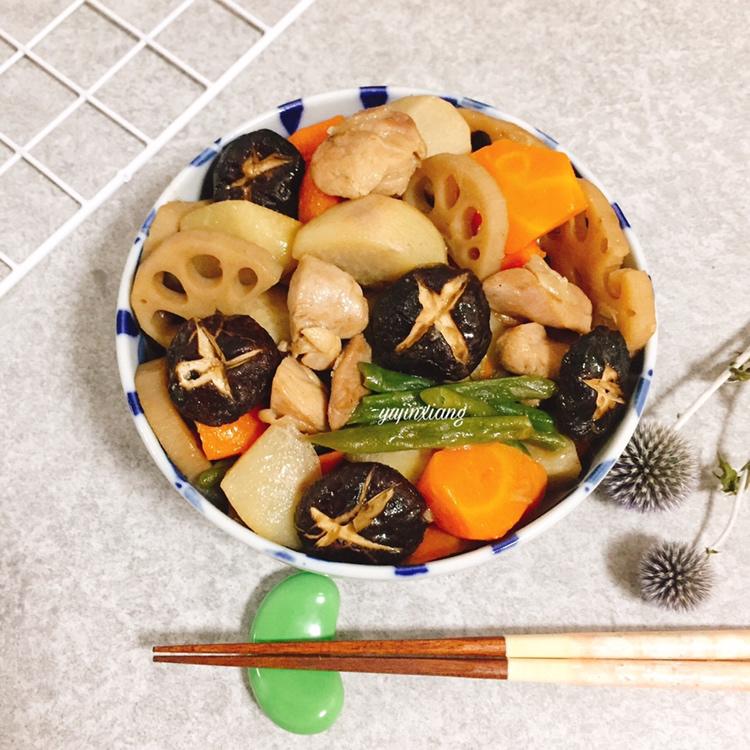 鸡肉芋头鲜藕和风煮     （营养满点.健康美味）的做法